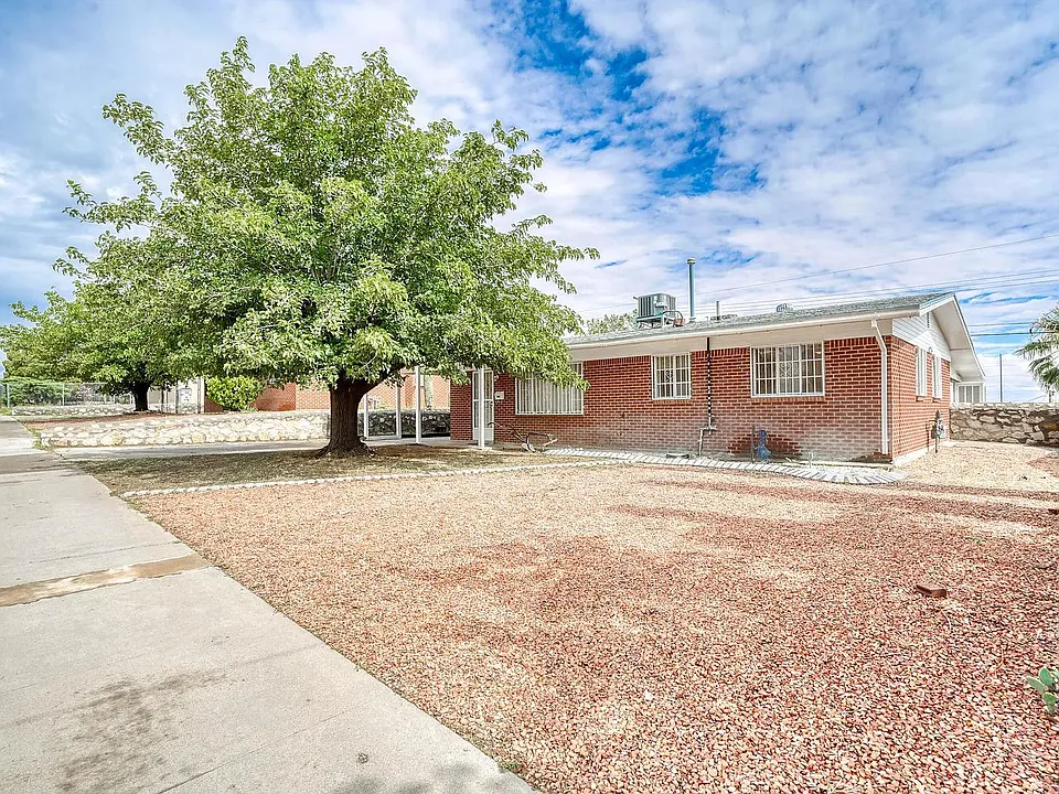 8728 Polaris St