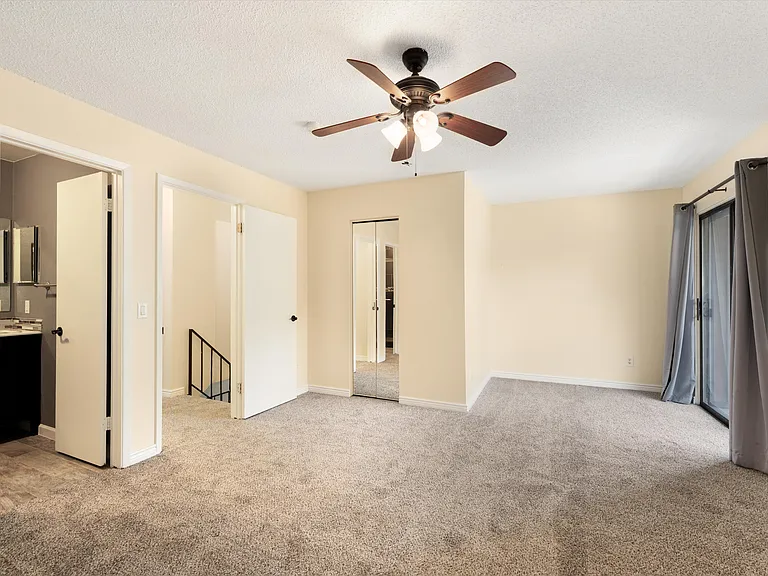 562 Vance St #D-9 — Photo 10