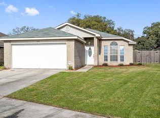 208 Sweet Pea Ln, Westwego, LA 70094