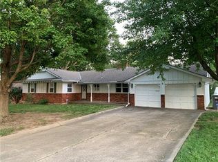 12137 E 48th Ter S, Independence, MO 64055