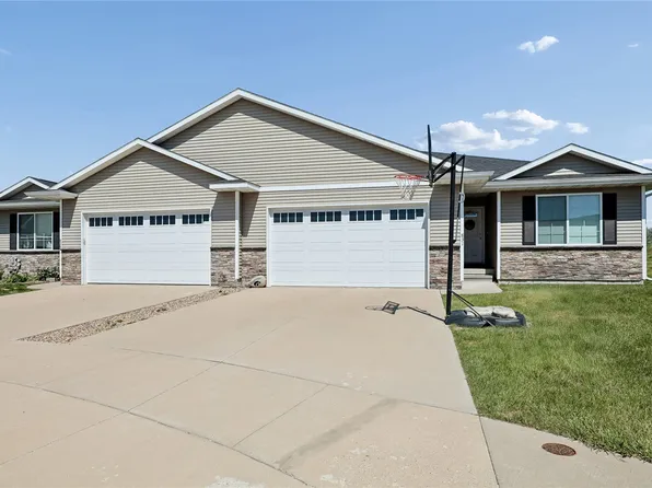 831 Heartland Ct, Fairfax, IA 52228