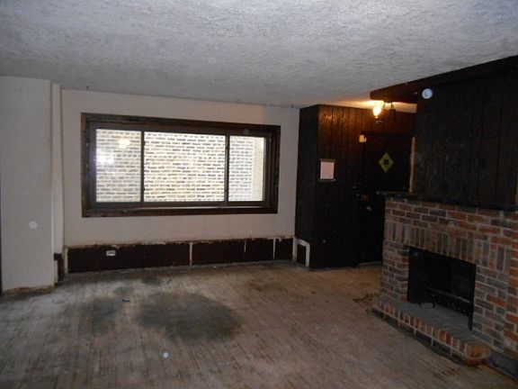 3rd image of 5833 N Paulina St Unit A