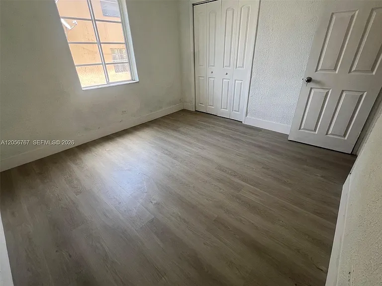 1326 SW 6th St #10 — Photo 6