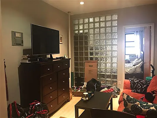 Rented by Friedman Roth Realty | media 28