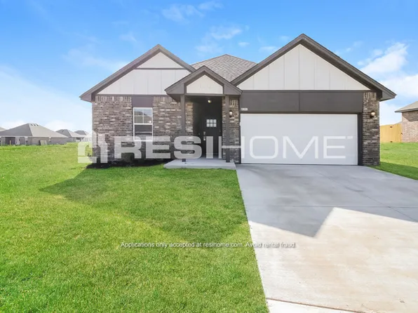 8101 Lakeside Dr, Edmond, OK 73034