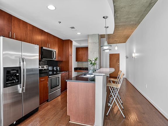 4th image of 361 17th St #2007