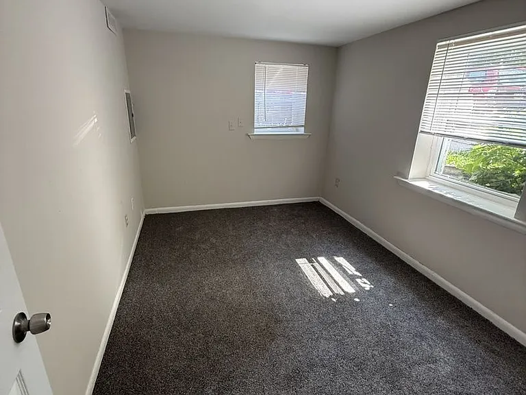 121 Main St — Photo 9