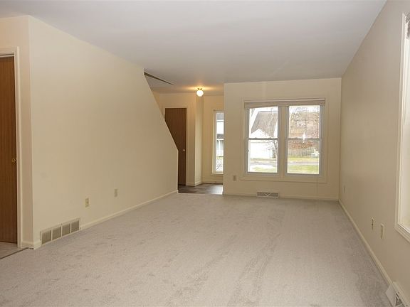 2nd image of 23 Diane Ct