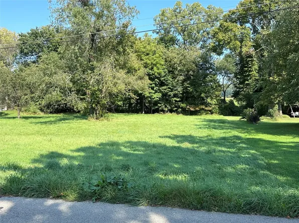 Hollis Rd, Meadville, PA 16335