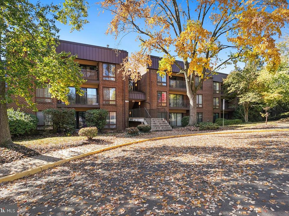 1st image of 134 Roberts Ln APT 102