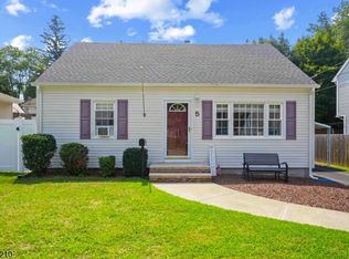 5 Sally St, Bloomingdale Boro, NJ 07403