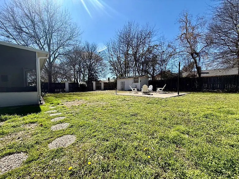 1901 Wimberly St — Photo 40