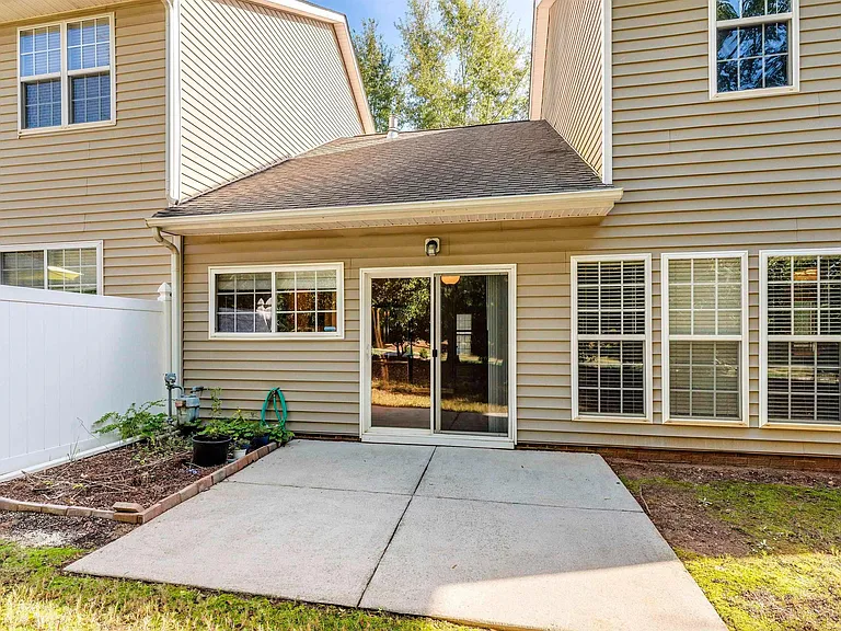 12215 Fox Valley St — Photo 19