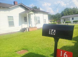 16 Short St, Wrightsville, GA 31096