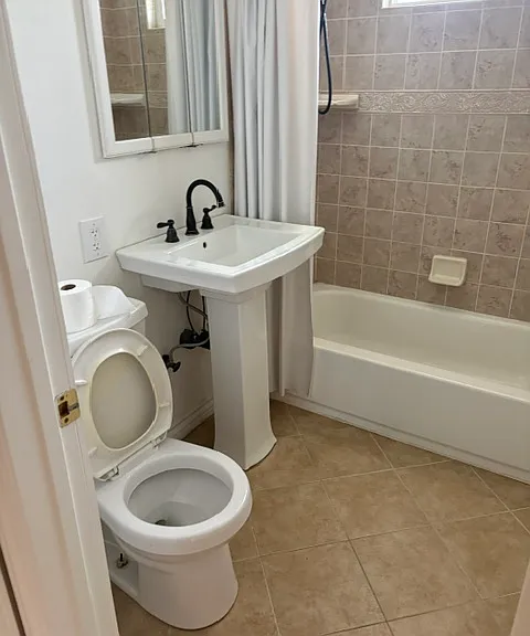 2724 Argyll Ave — Photo 10