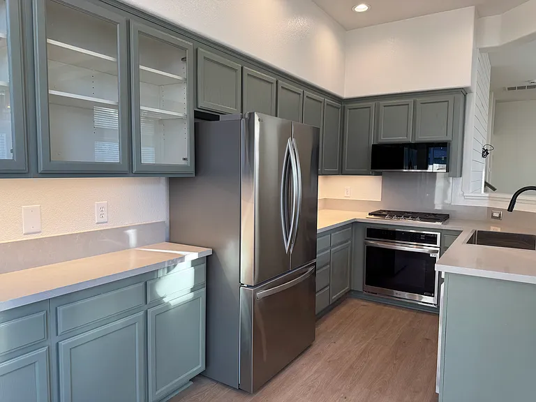 7645 Hazard Center Dr — Photo 6
