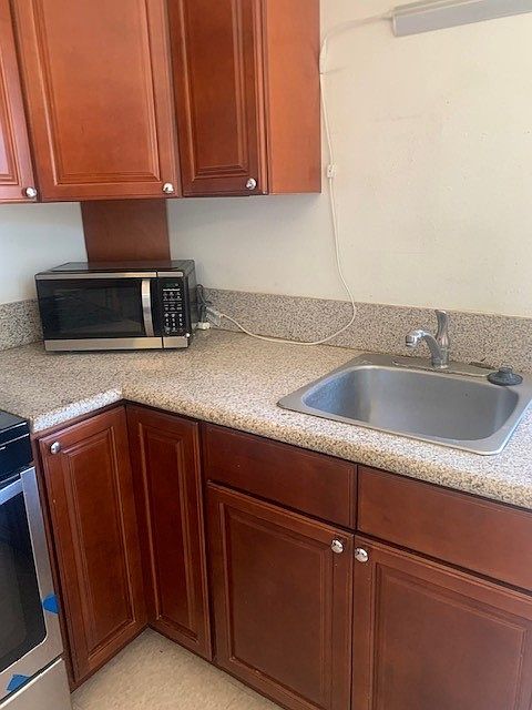 1st image of 1012 W Trenton Way