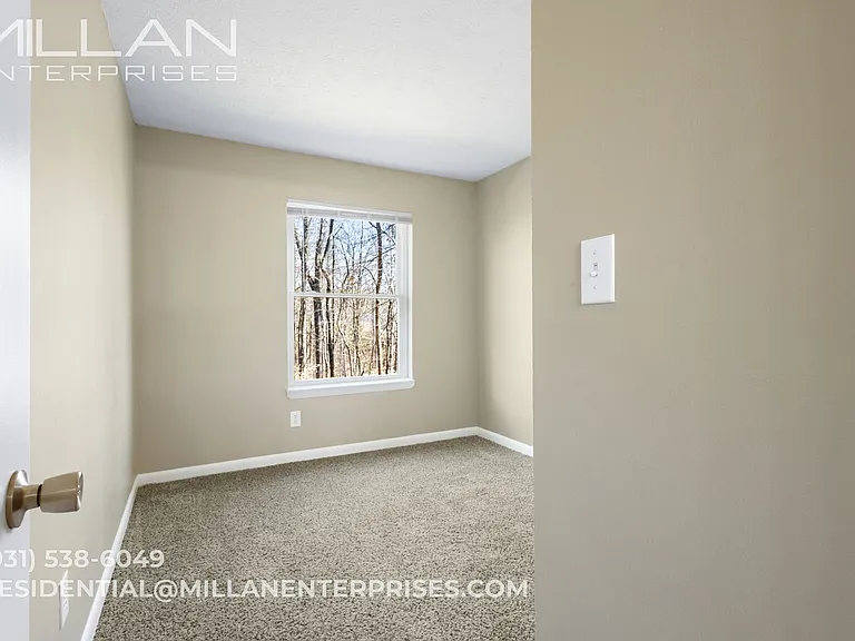 Valley View Apartments — Photo 19