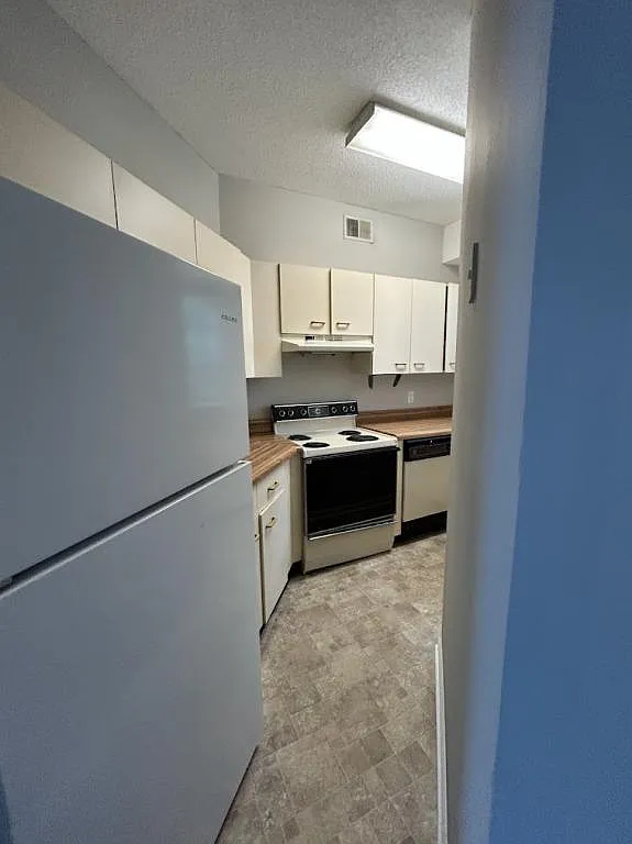 4230 Wilshire Blvd, unit 202d — Photo 4
