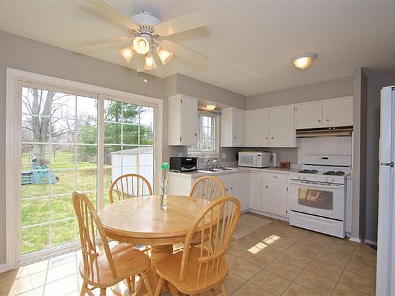 2nd image of 634 Crestwood Cir