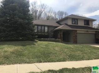 4120 Hickory Ln, Sioux City, IA 51106