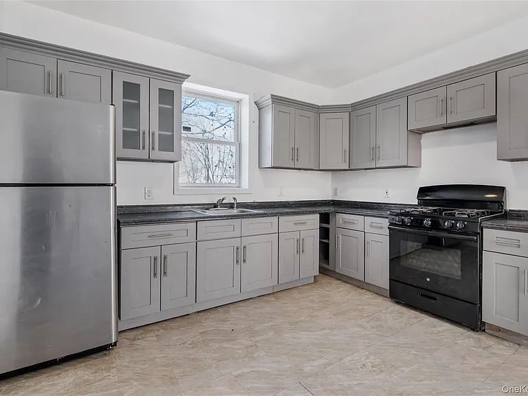 94 Winnikee Ave #2 — Photo 6