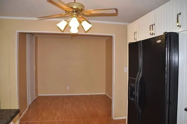 3 bed, 1500 sqft, $4,100 — Photo 3