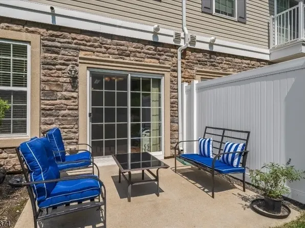 209 Birch Ct, Cedar Knolls, NJ 07927