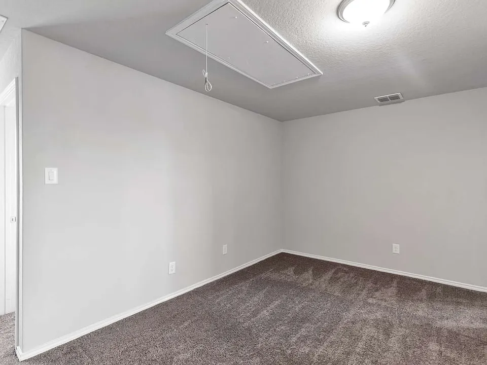 610 Pleasanton Way