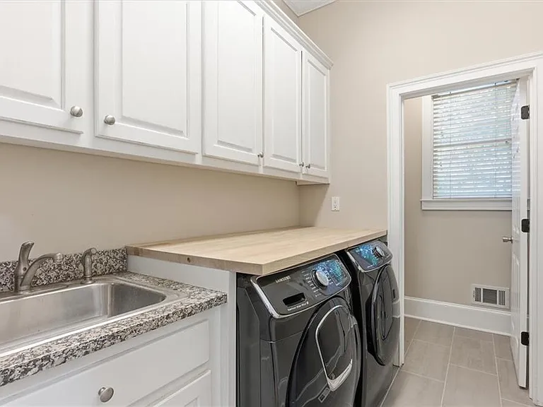 1247 Manor Oaks Ct — Photo 28
