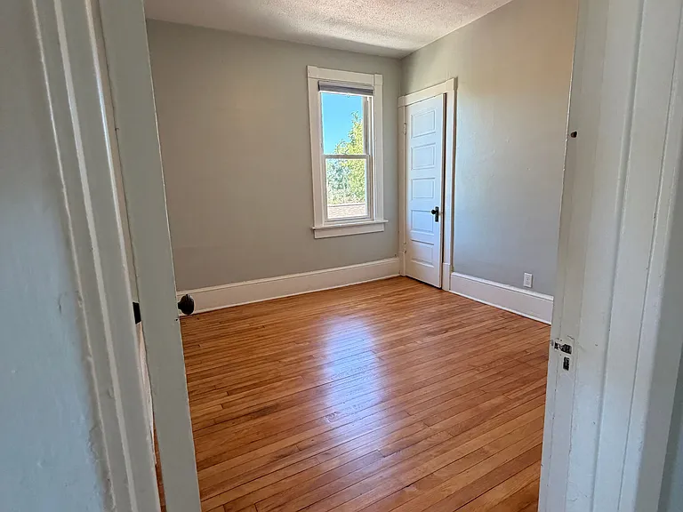 2 bed, 1.0 bath, 900 sqft, $1,500 — Photo 3