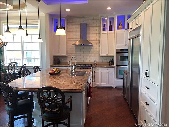 4th image of 10970 NW 78th Pl