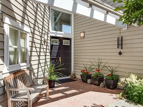 3rd image of 5031 Harbor Ln