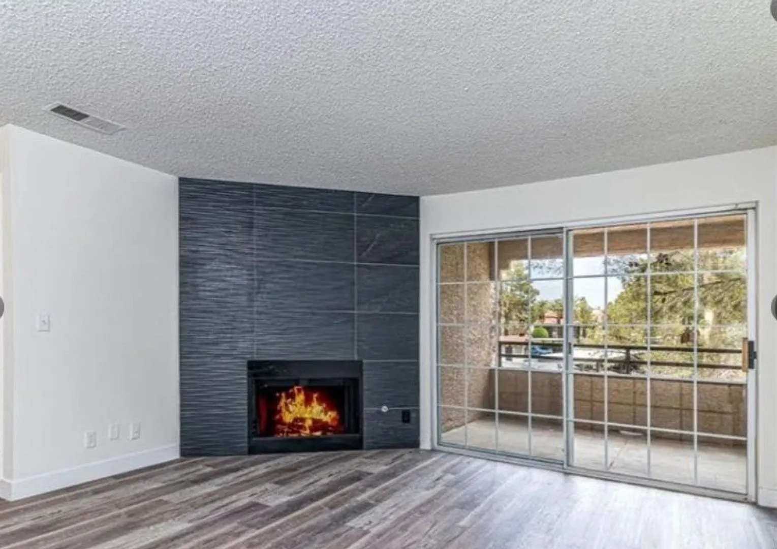 Guard Gated / Canyon Gate Highly Upgraded 2/2 2nd Floor Unit. — Photo 3