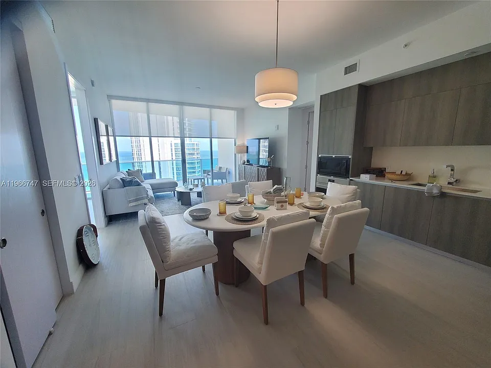 17550 Collins Ave #1402