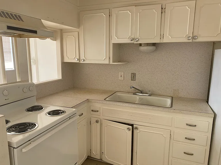 414 E Avenue A #204 — Photo 7