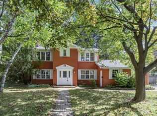 1572 Atrium Ct, Mississauga, ON L5H2B8