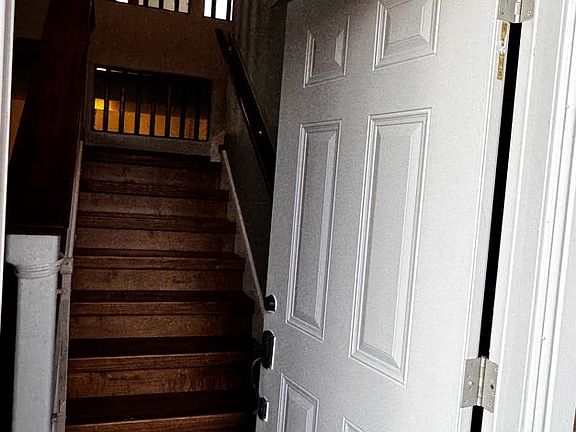 Entrance/Stairs/Loft