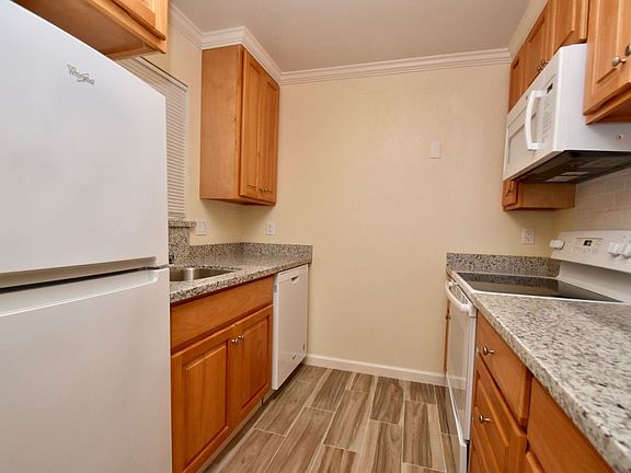 3rd image of 24 Ross Ave #2
