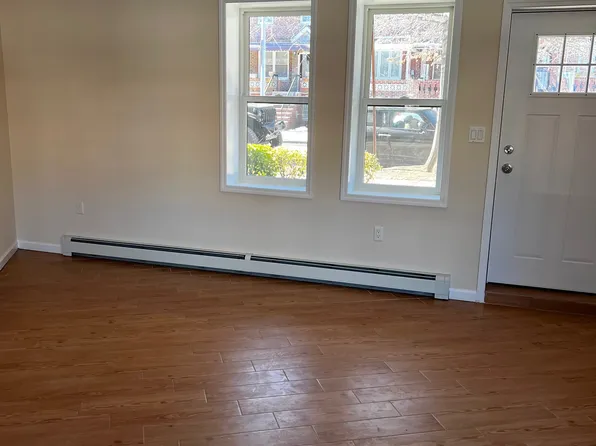 2126 Gerritsen Avenue image 7 of 23