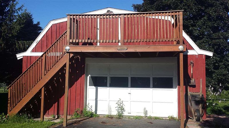 3rd image of 269 UPPER NEWTOWN Road