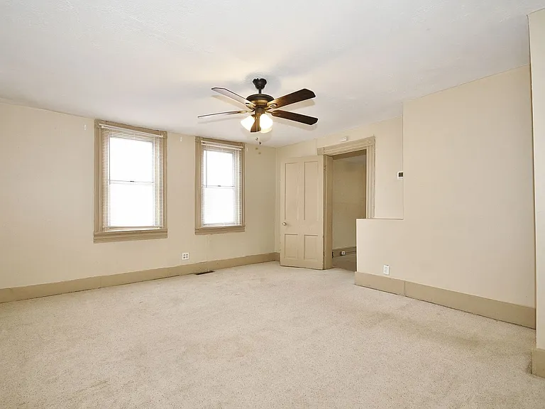 54 S 19th St — Photo 11