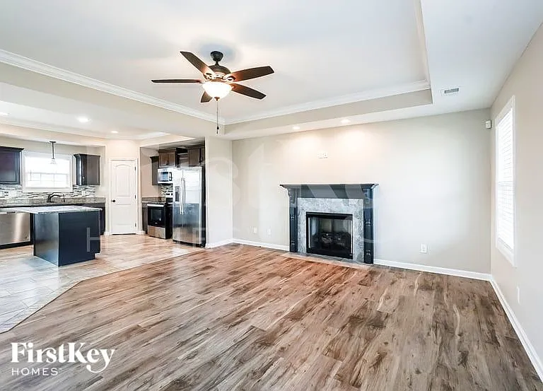 1544 Kestrel Dr — Photo 3