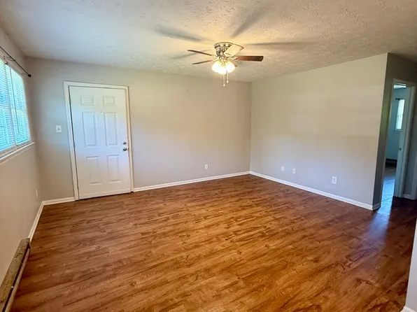 Price Rd LLC, 210-214 Price Rd #4, Elizabethton, TN 37643