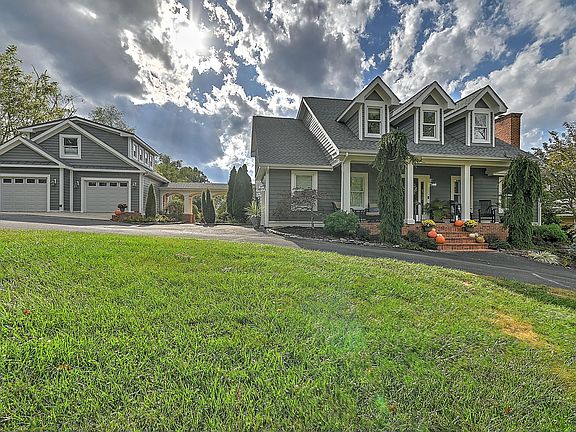 3rd image of 15270 Knob Hill Dr