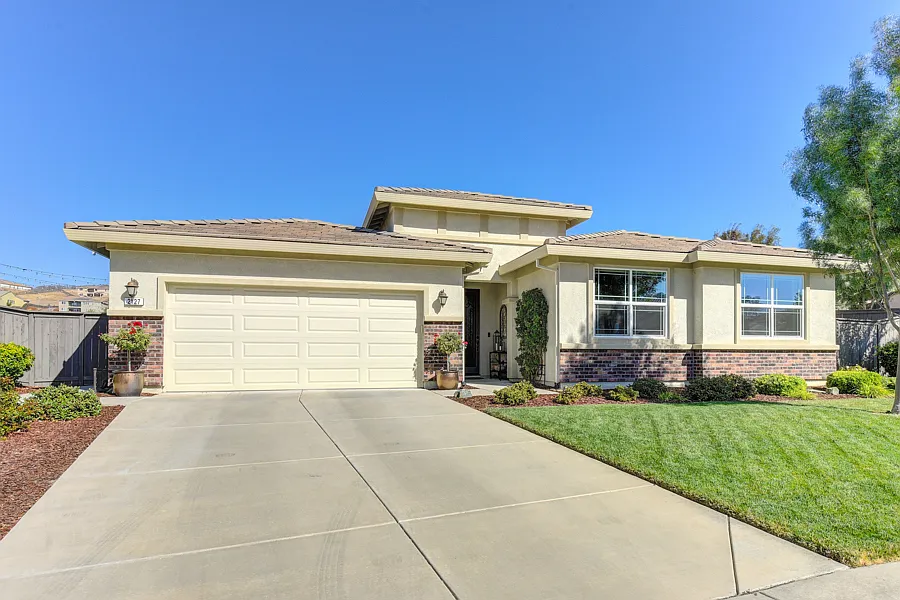 2127 Aiken Way photo 1