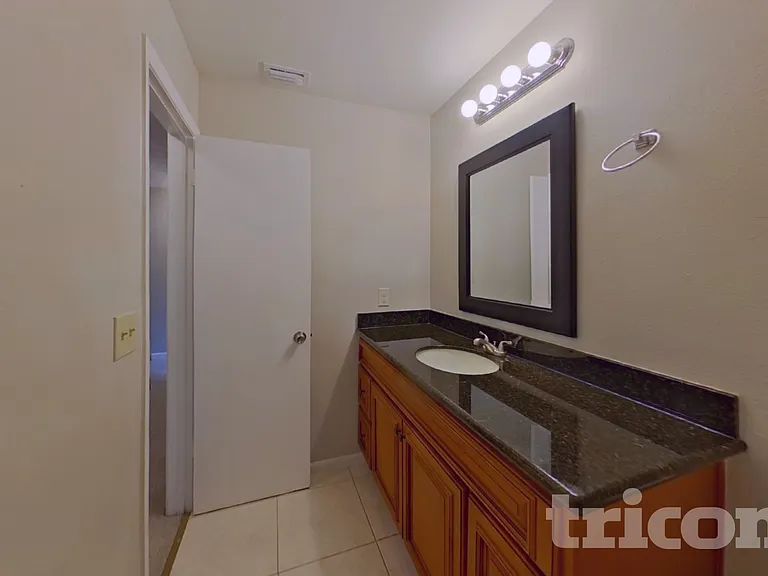 1422 Mistyglen Ln — Photo 14