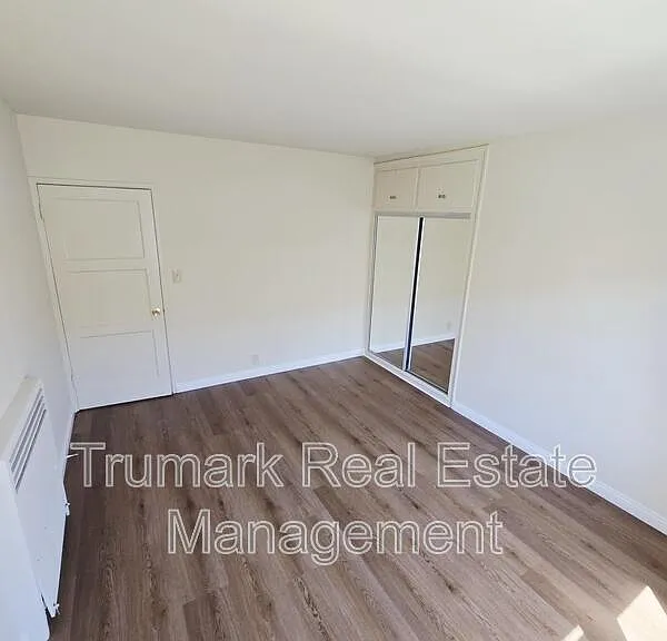 919 N Glendale Ave #12 — Photo 24