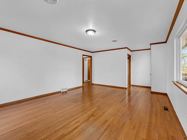 515 W Holly St — Photo 5