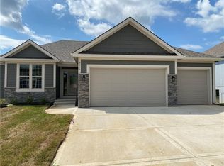 8615 NW 74th Ter, Kansas City, MO 64152